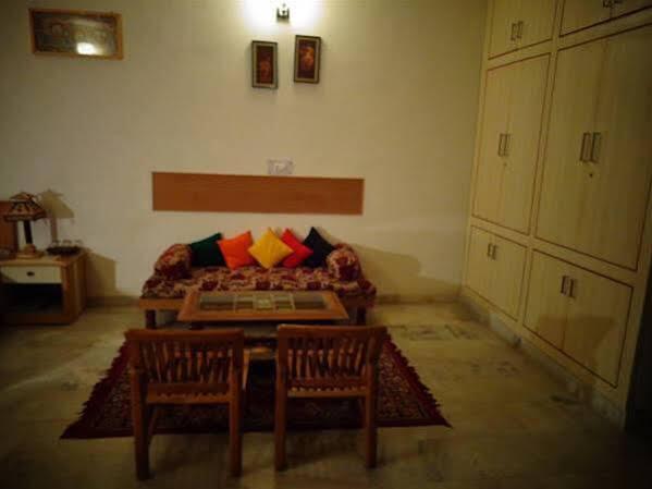 Агра: Sri Radha Krishna Kunj