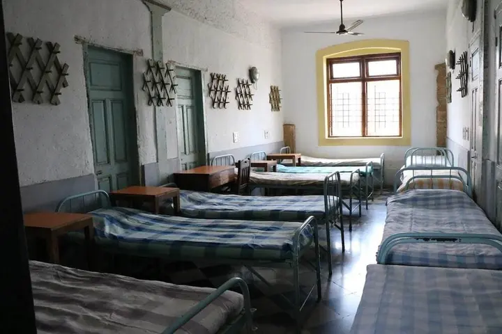 Мумбаи: New Vasantashram