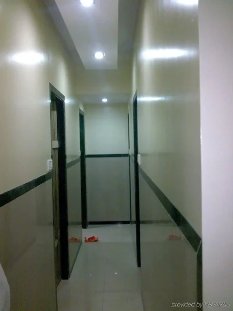 Мумбаи: Hotel Galaxy Avenue