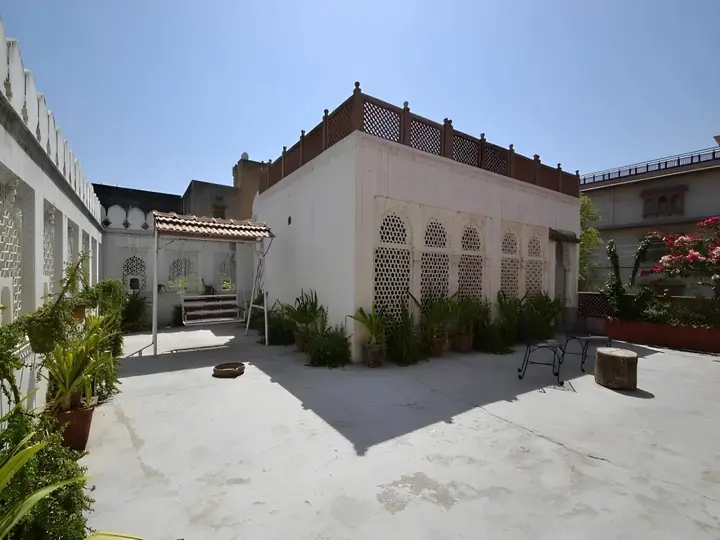 Джайпур: Rawla Mrignayani Palace