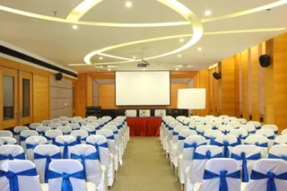 Коччи: Ginger Kochi MG Road