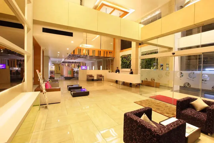 Коччи: Ginger Kochi MG Road