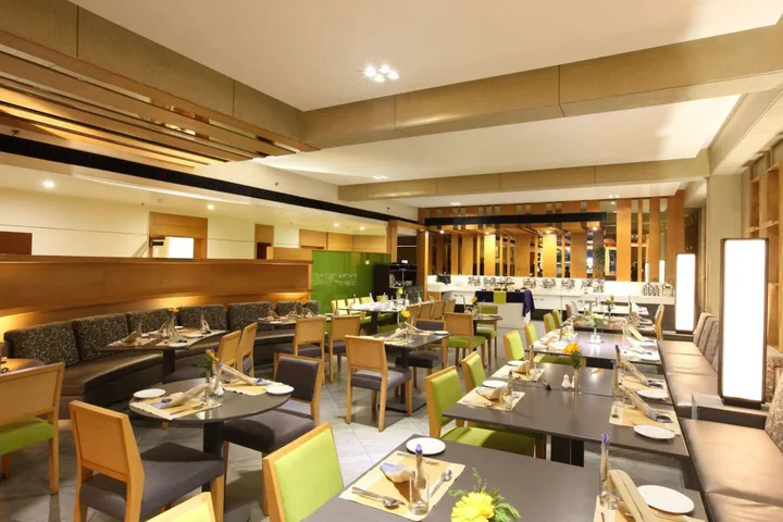 Коччи: Ginger Kochi MG Road