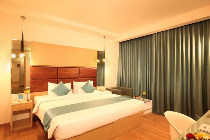Коччи: Ginger Kochi MG Road