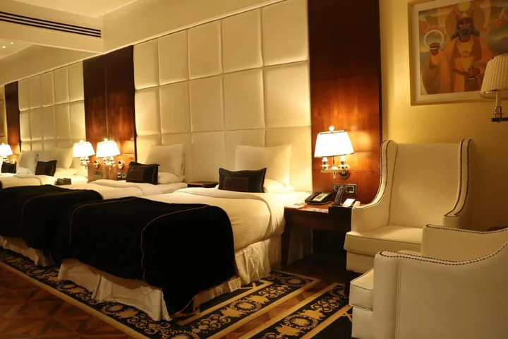 Лонавала: Della Resorts