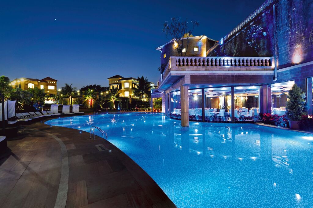 Лонавала: Della Resorts