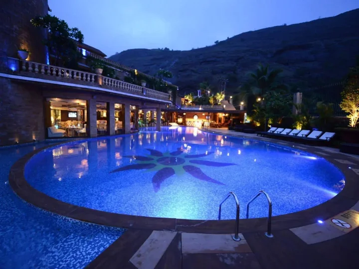 Лонавала: Della Resorts