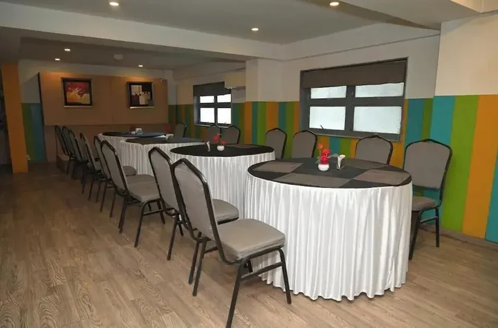 Пуна: OYO 9195 Hotel Sagar Inn