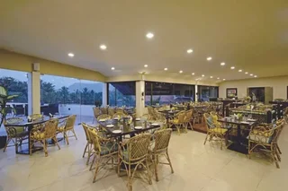 Киим: U Tropicana