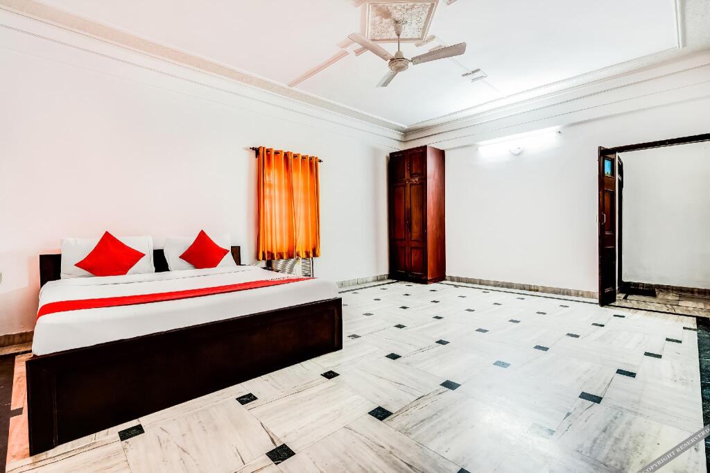 Blue Moon Guest House & Banquet — фото 2