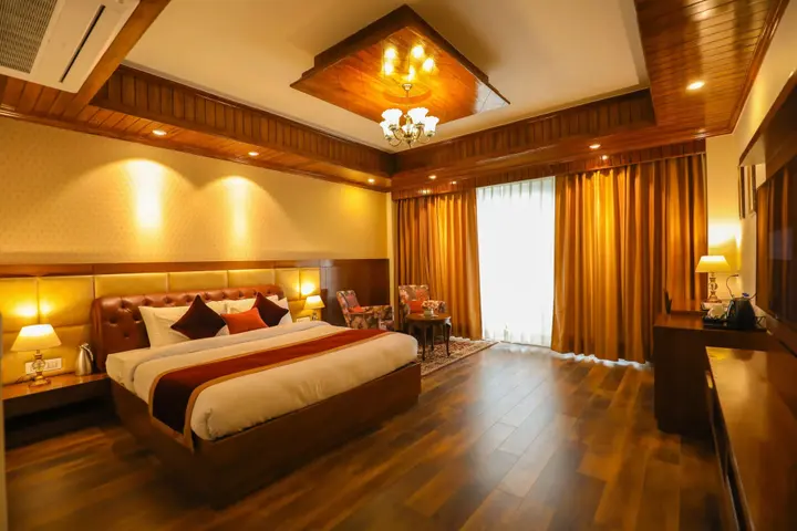 Куфри: The Retreat Mashobra
