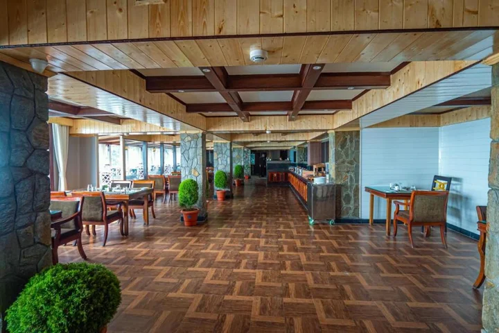 Дарджилинг: Yashshree Mall Road Darjeeling