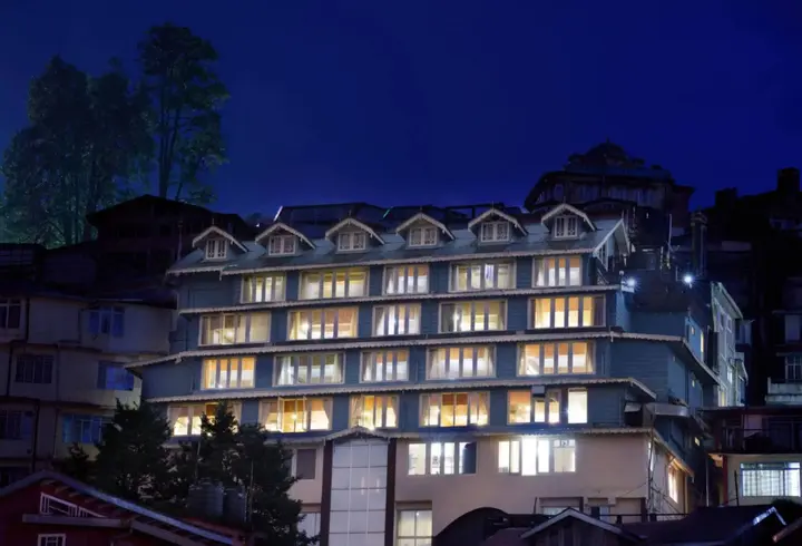 Дарджилинг: Yashshree Mall Road Darjeeling