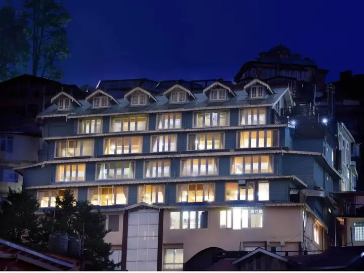 Дарджилинг: Yashshree Mall Road Darjeeling