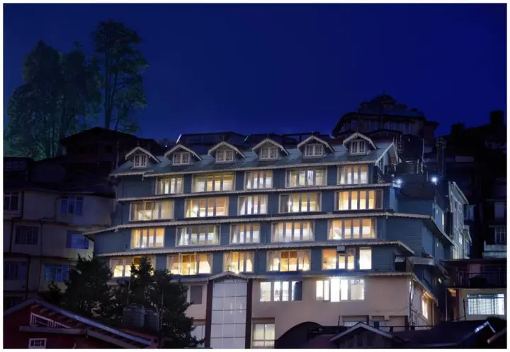 Дарджилинг: Yashshree Mall Road Darjeeling