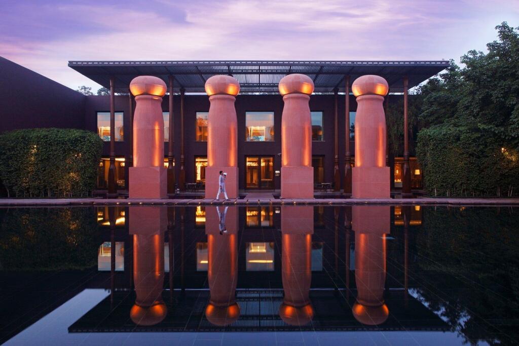 Нью-Дели: The Roseate New Delhi