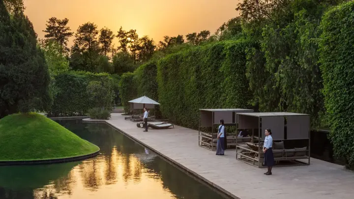 Нью-Дели: The Roseate New Delhi