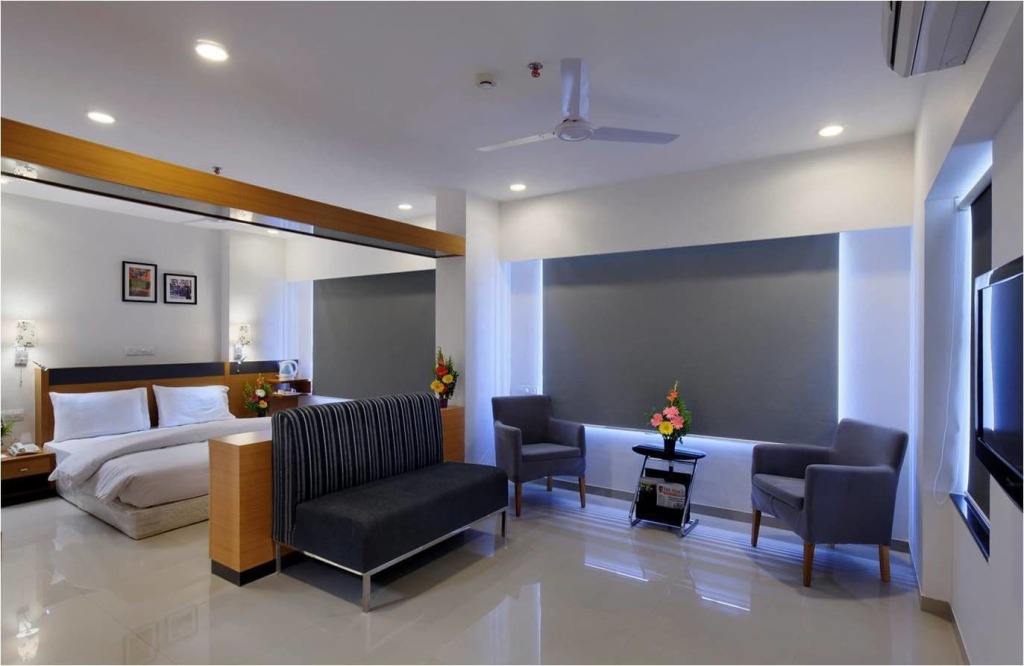 Нашик: Hi5 Hotel & Experience