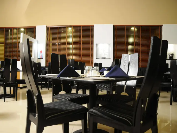 Нашик: Hi5 Hotel & Experience