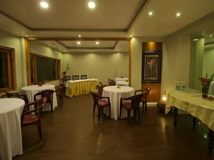 Шиллонг: The Habitat Shillong