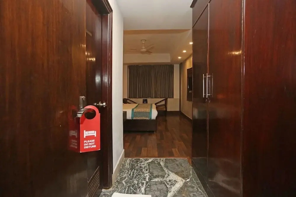 Гуруграм: NKPY Hotel
