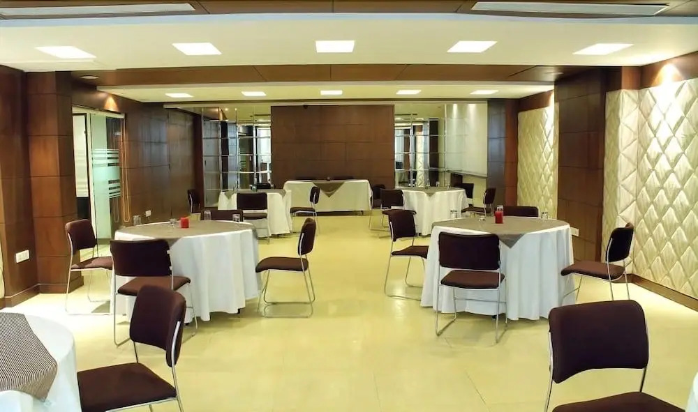 Гуруграм: NKPY Hotel