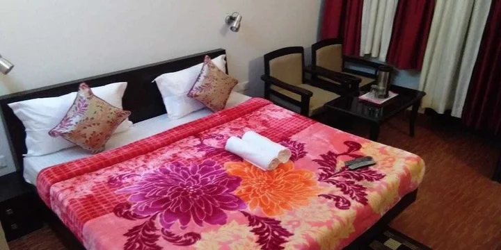 Наинитал: The Raikwals Hotel and Resturant