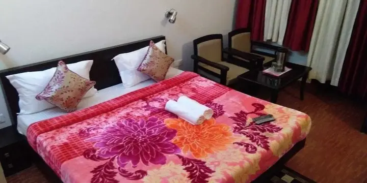 Наинитал: The Raikwals Hotel and Resturant
