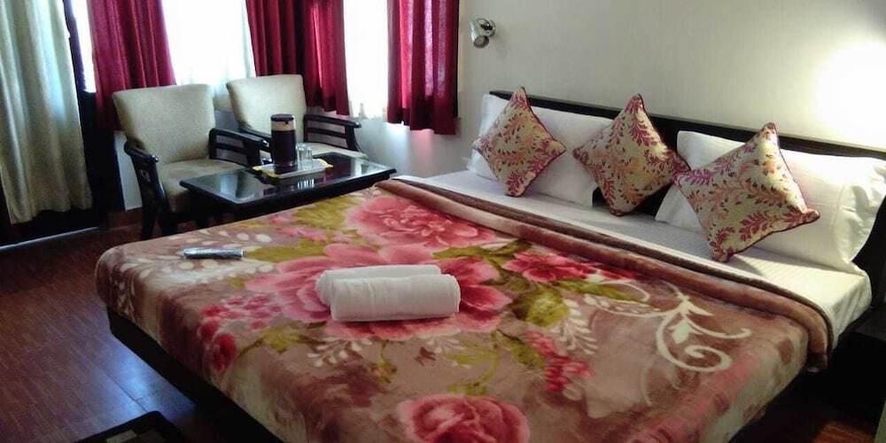 Наинитал: The Raikwals Hotel and Resturant