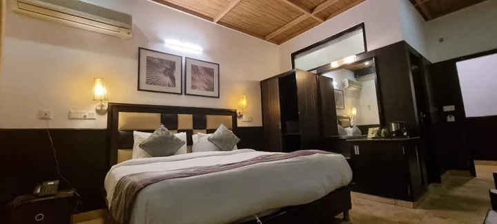 Казаули: Kasauli Exotica