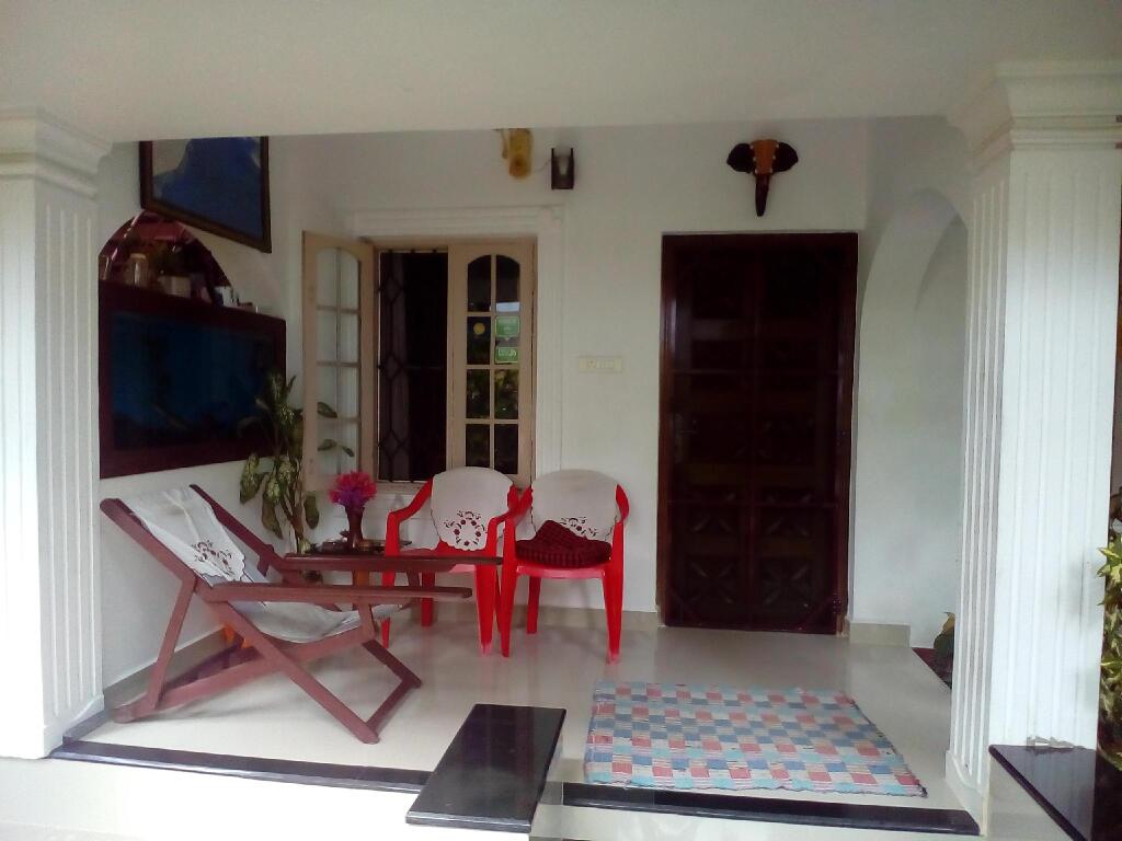 Коччи: Nathan's Holiday Home