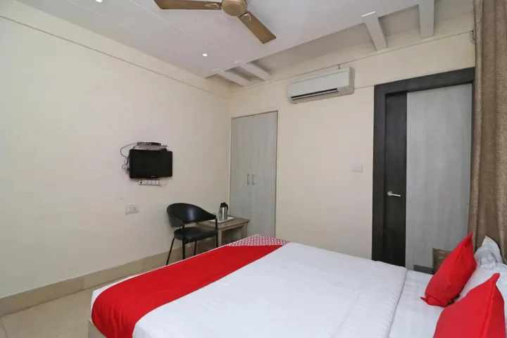 Праяградж: Hotel Mandiram