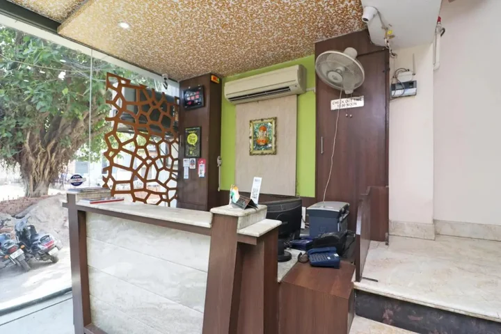 Праяградж: Hotel Mandiram