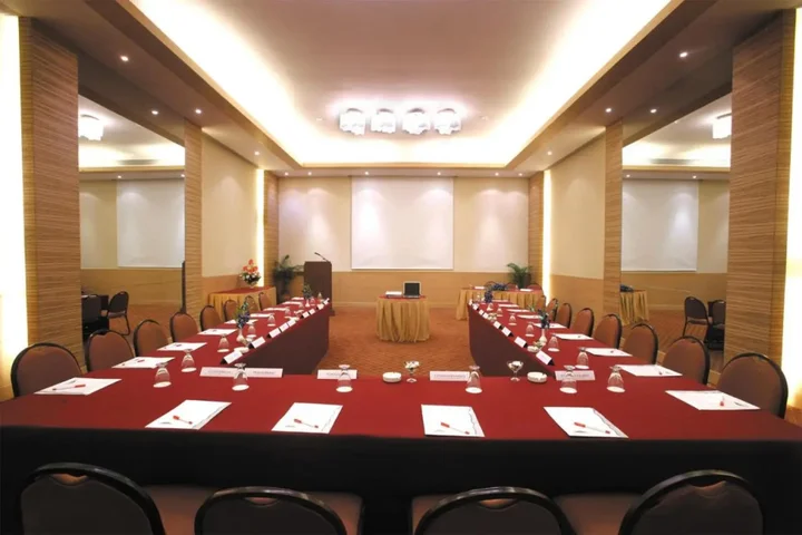 Мумбаи: The Retreat Hotel & Convention Centre
