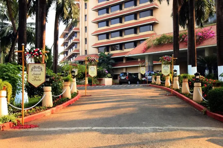Мумбаи: The Retreat Hotel & Convention Centre