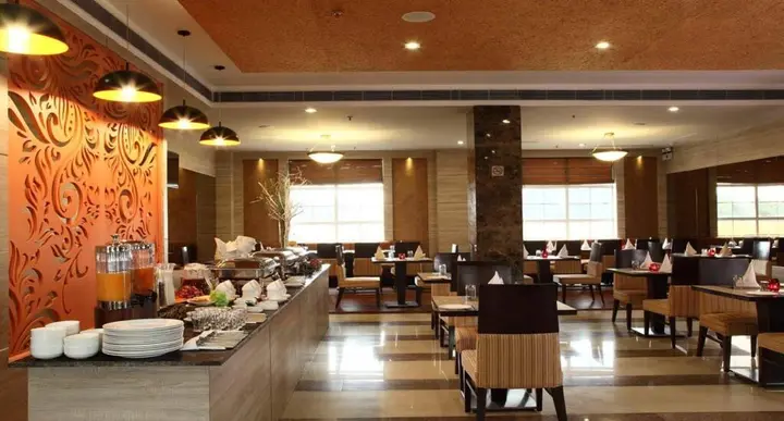 Вриндаван: Nidhivan Sarovar Portico Vrindavan