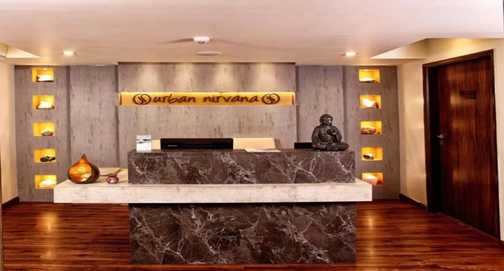 Вриндаван: Nidhivan Sarovar Portico Vrindavan