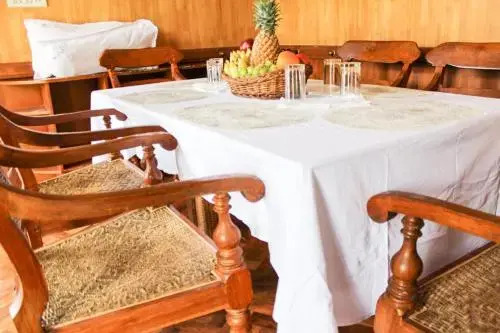 Аллеппи: Pournami Houseboats