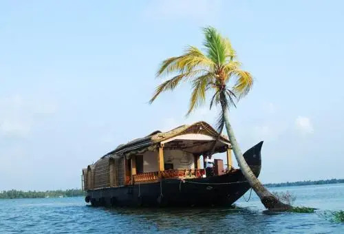 Аллеппи: Pournami Houseboats