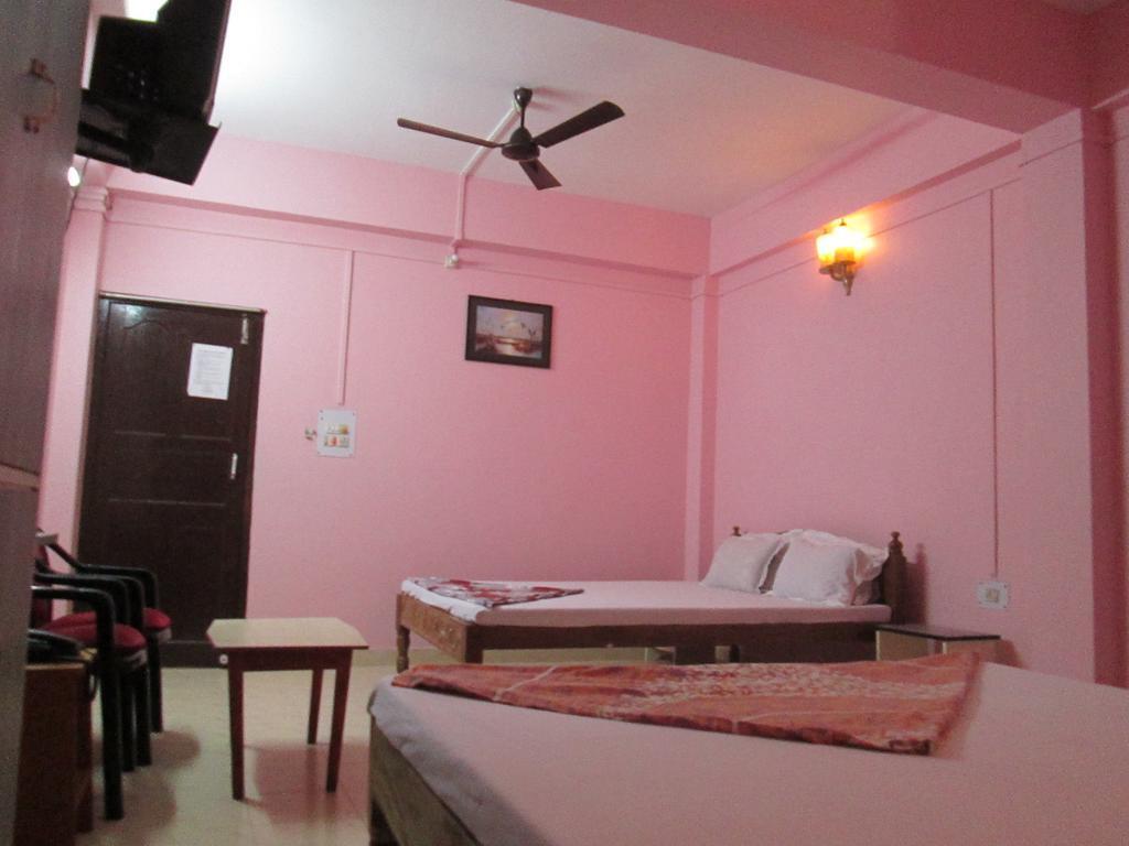 Порт-Блэр: Adarsh Hotel