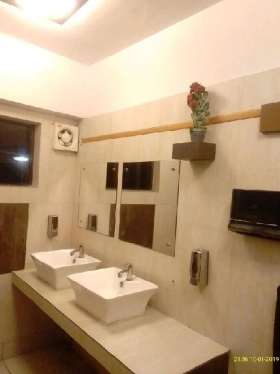 Колката: The Kei Inn