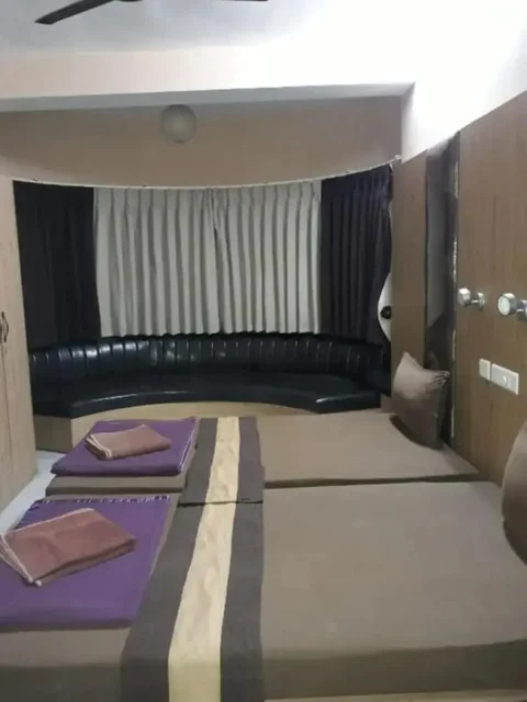 Колката: The Kei Inn