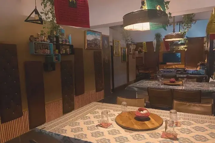 Колката: The Kei Inn
