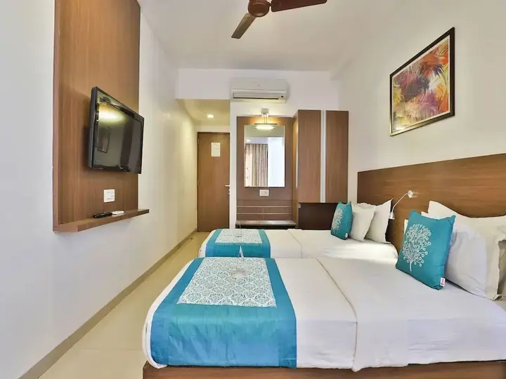 Вадодара: Hotel Kalyan