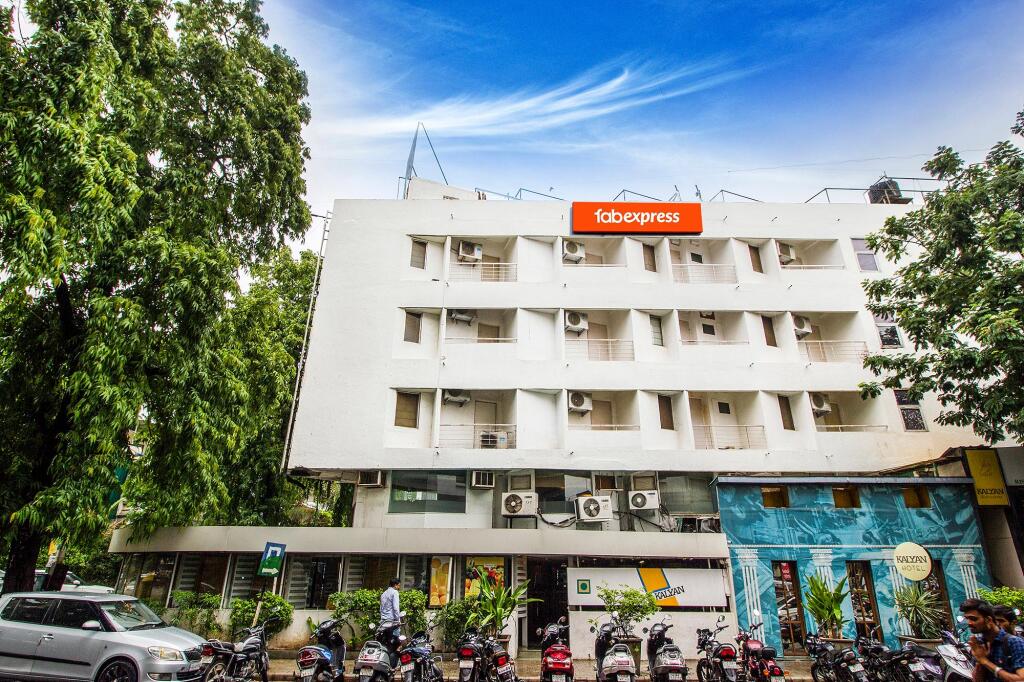 Вадодара: Hotel Kalyan