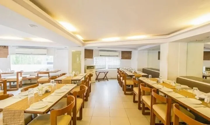 Вадодара: Hotel Kalyan