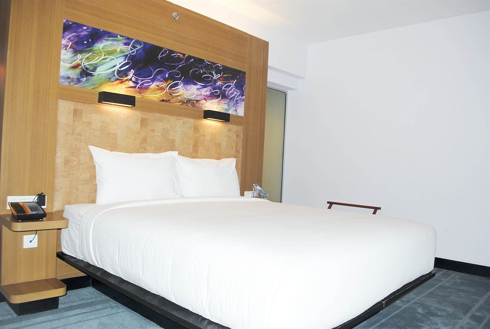 Ахмедабад: Aloft Ahmedabad SG Road