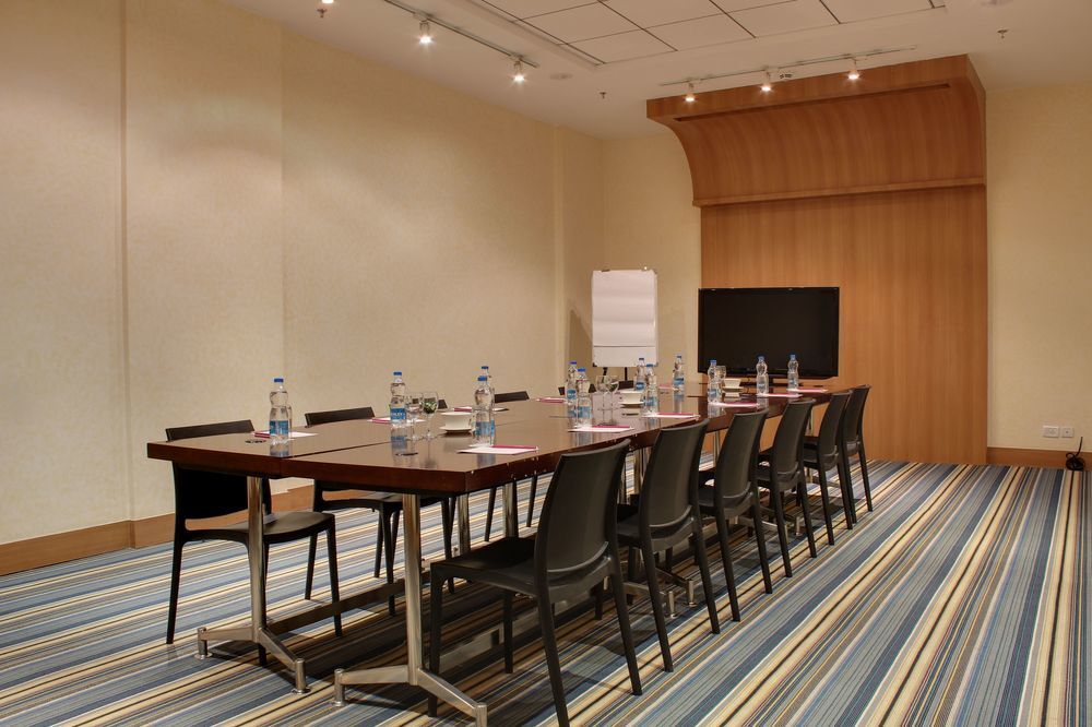 Ахмедабад: Aloft Ahmedabad SG Road