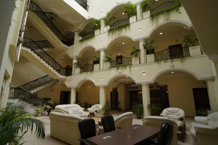 Ранчи: Hotel Arya - Unmarried Couples are not Allowed