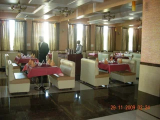 Чакан: Hotel Neelam Executive